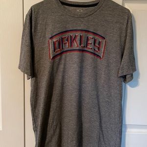 Oakley tshirt